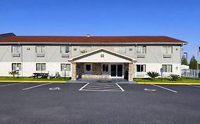 Rodeway Inn & Suites Jacksonville Near Camp Lejeune